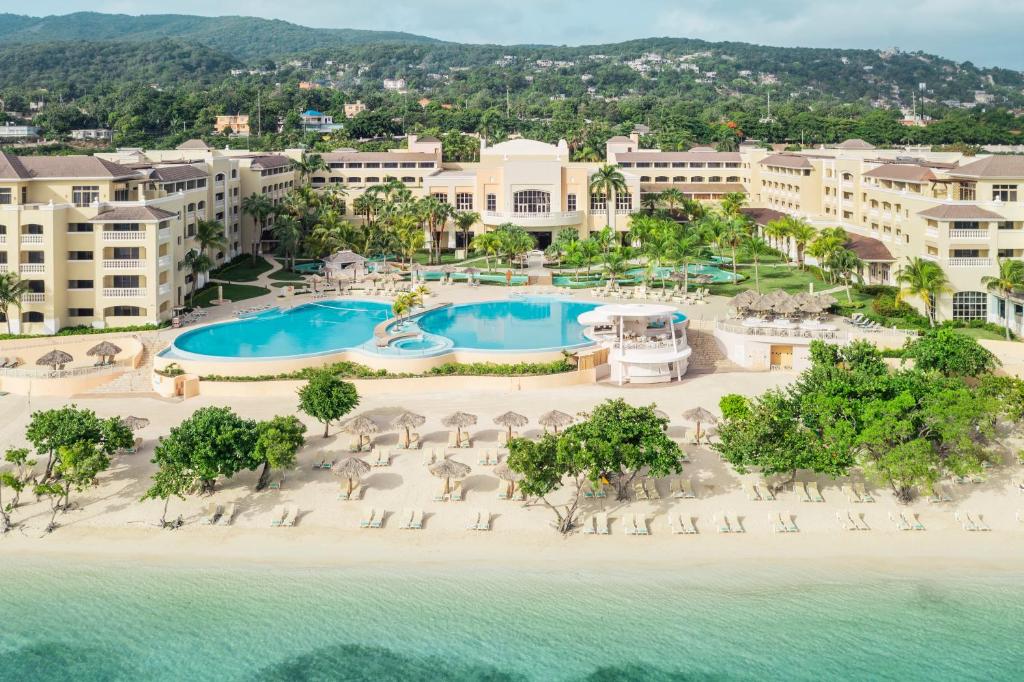 Iberostar Rose Hall Beach, one of the best resorts in Jamaica for families looking to experience a fun-filled Caribbean vacation.